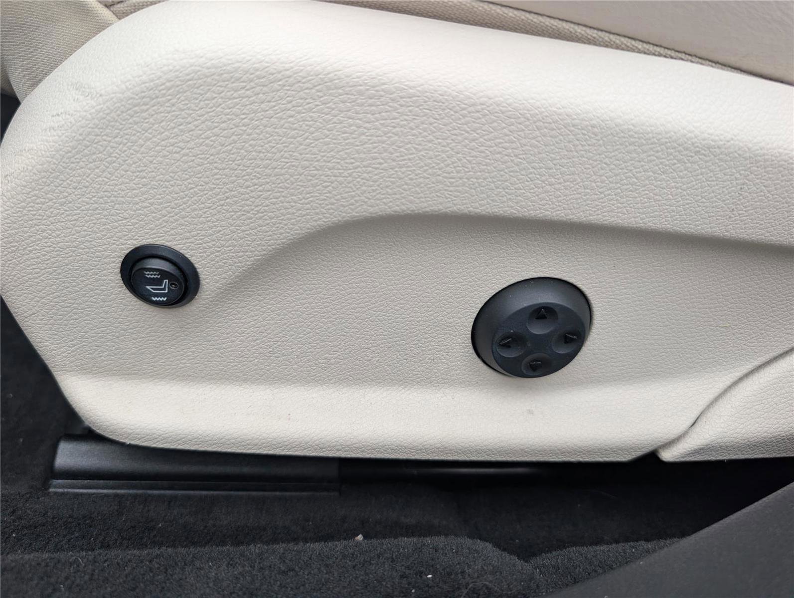 Used 2017 Mercedes-Benz E 300 4MATIC image 21