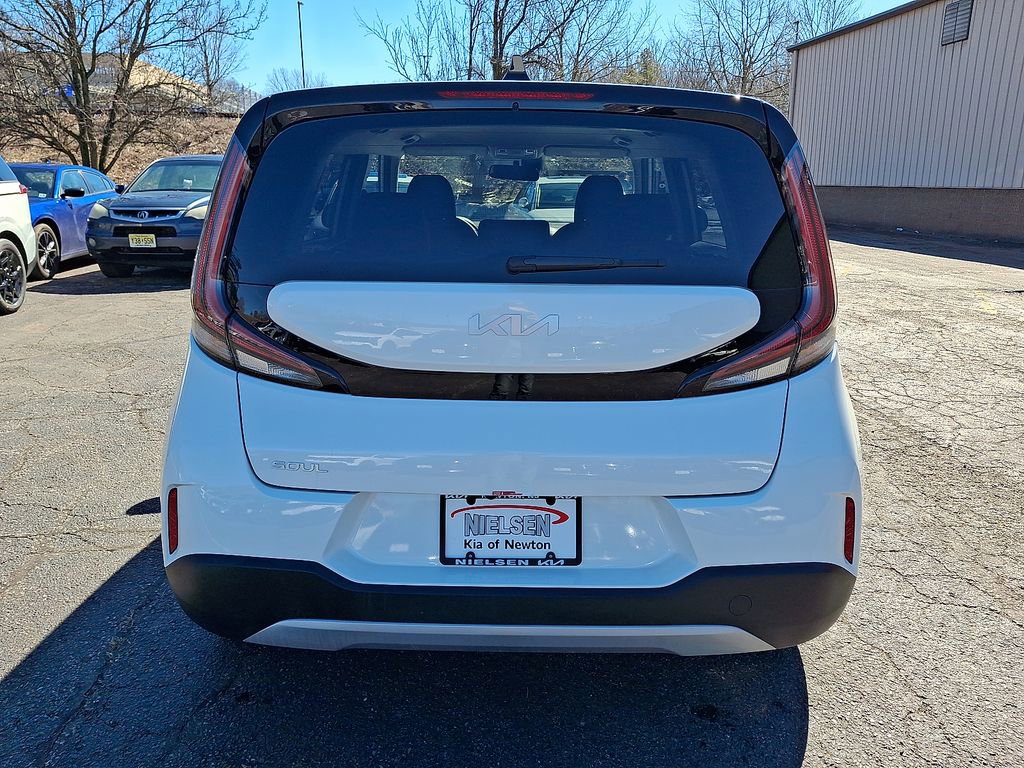 Certified 2025 Kia Soul LX image 14