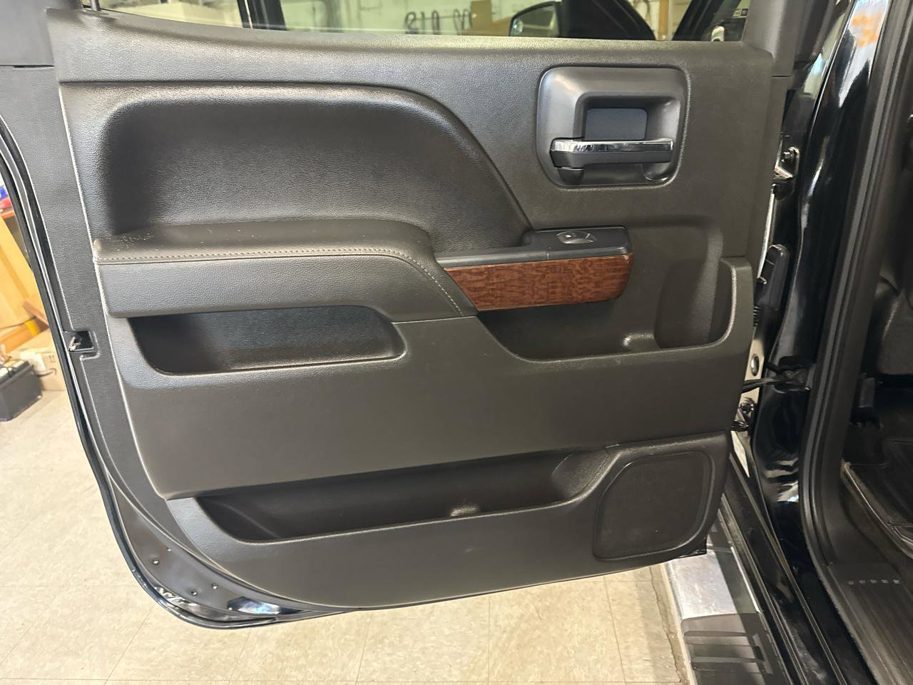 Used 2015 GMC Sierra 1500 SLT w/ SLT Crew Cab Value Package image 35