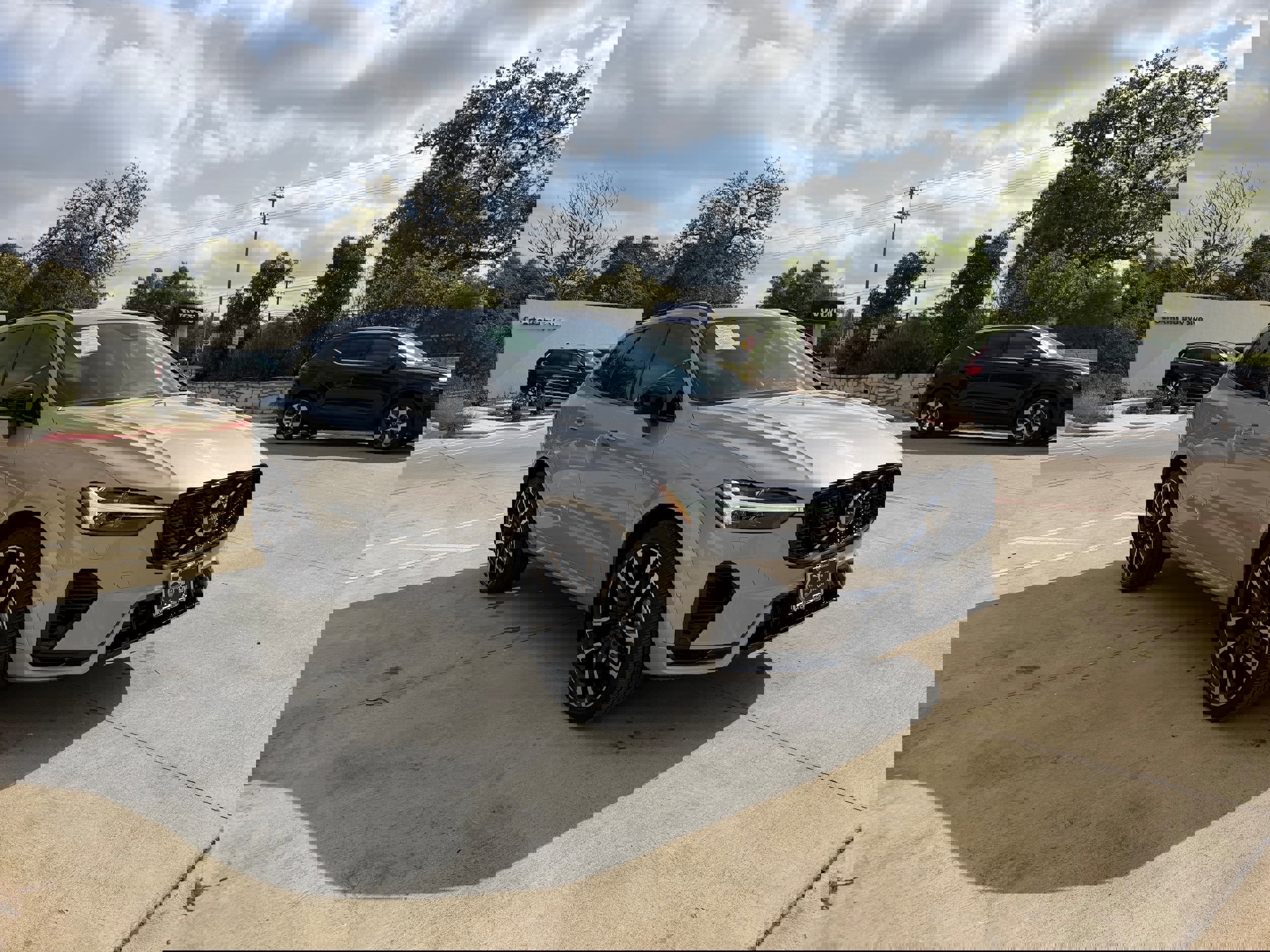 Certified 2025 Volvo XC60 T8 Ultra w/ Protection Package Premier image 7