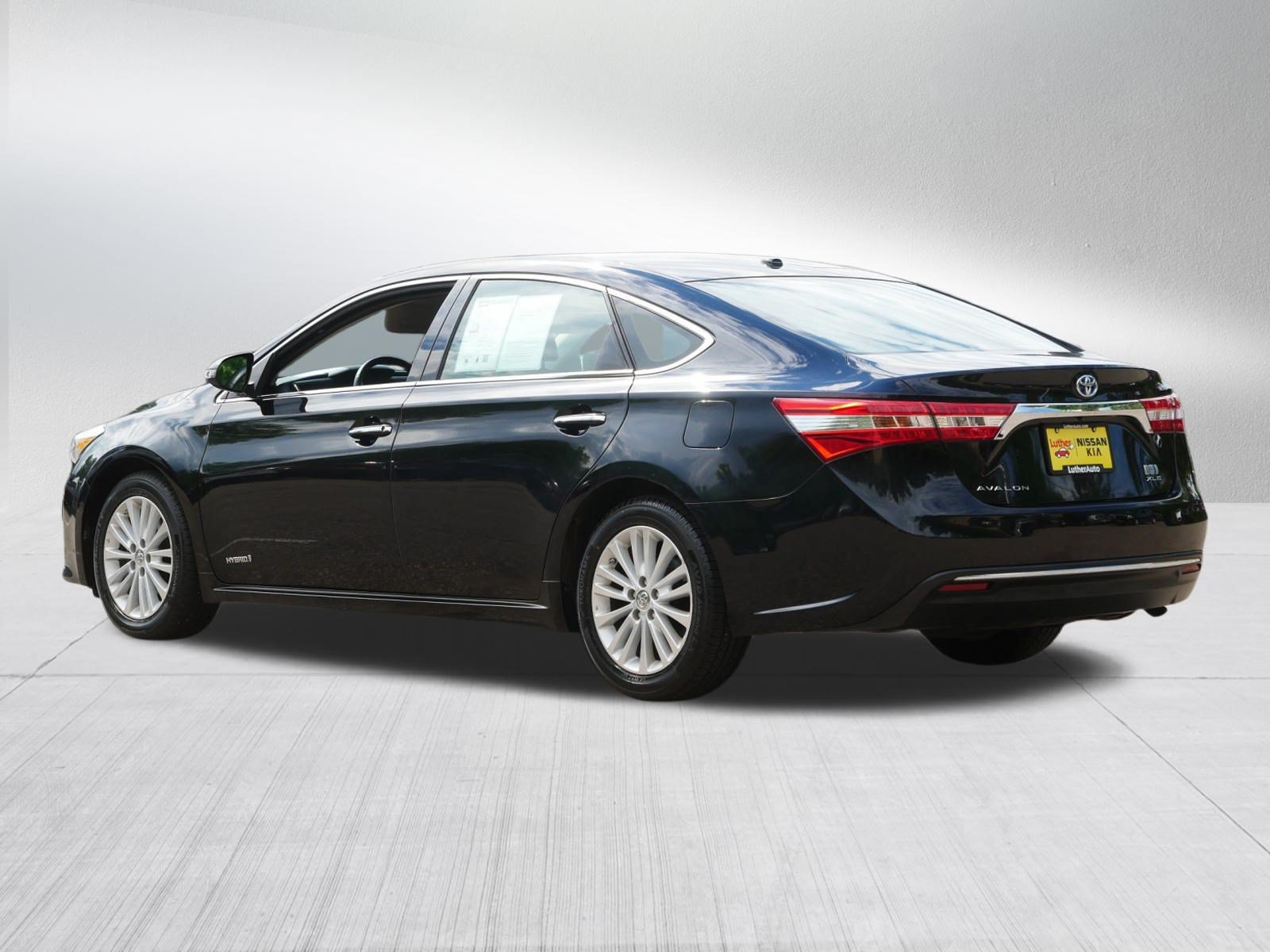 Used 2014 Toyota Avalon XLE Premium FWD image 5