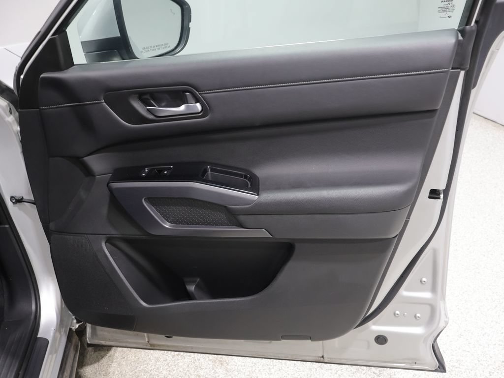 Used 2023 Nissan Pathfinder SL w/ SL Premium Package AWD/4WD image 23