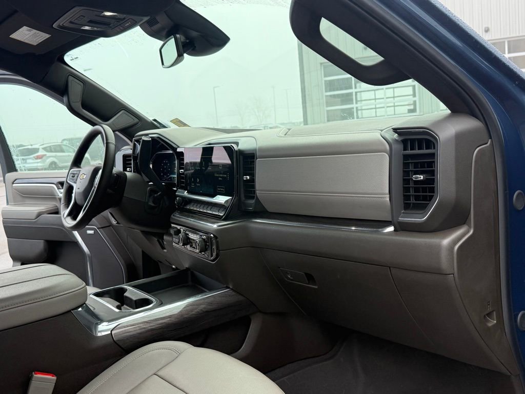 Used 2024 Chevrolet Silverado 2500 LTZ w/ LTZ Plus Package image 19