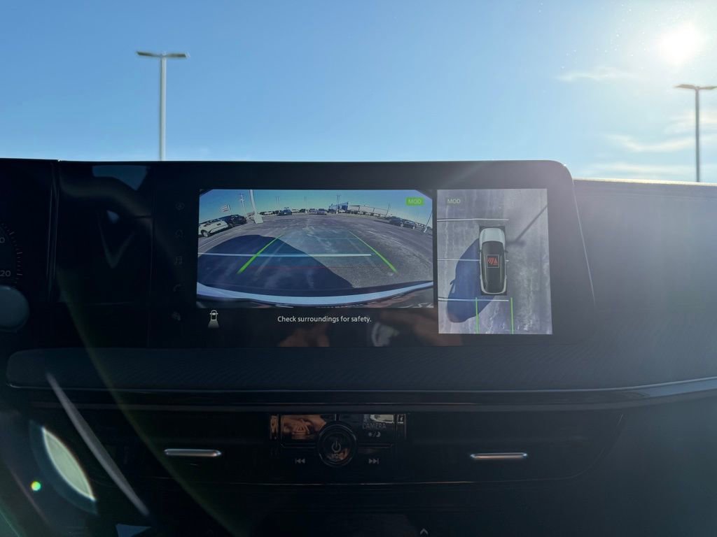 Used 2025 Nissan Kicks SR image 34