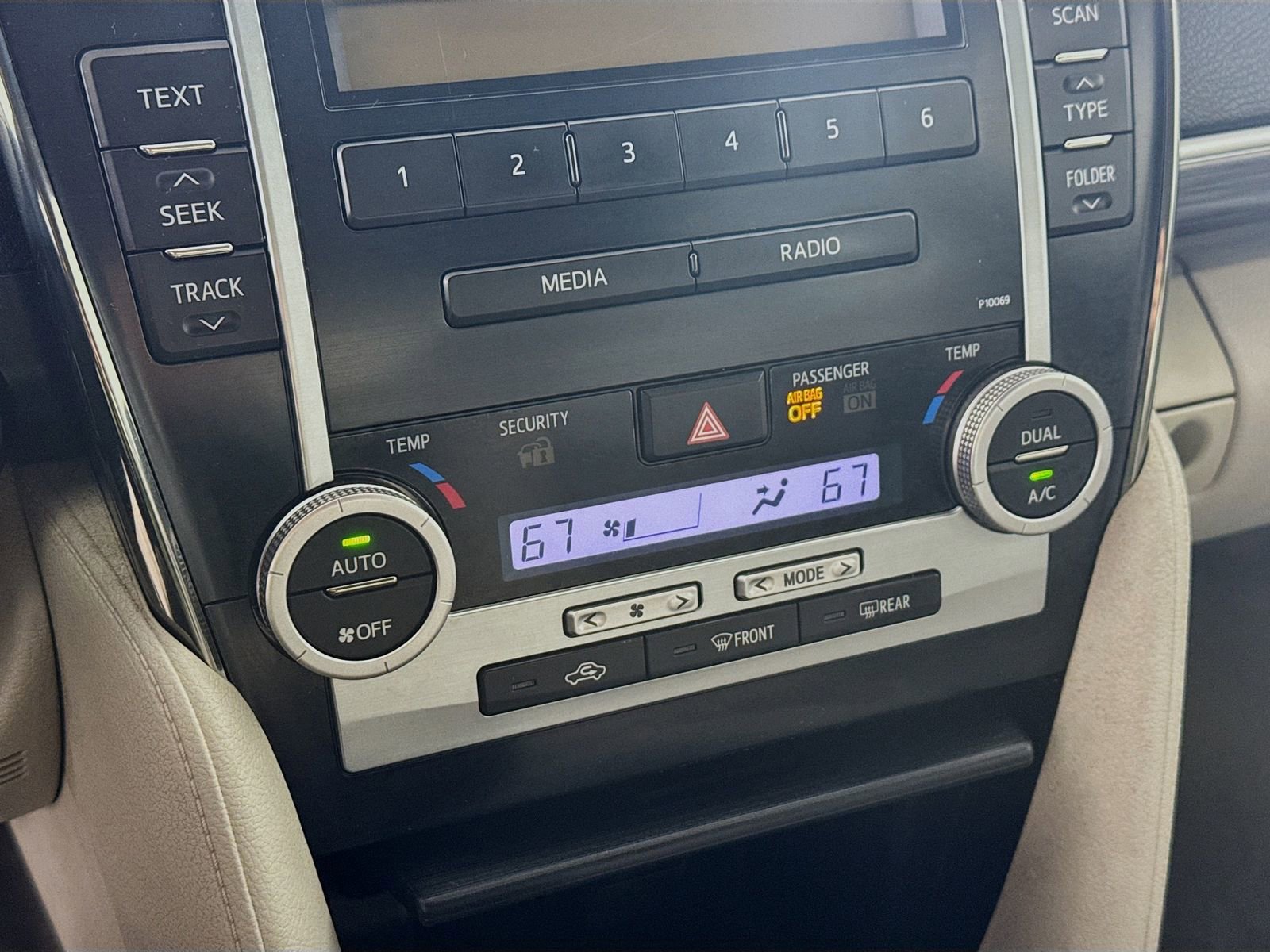 Used 2012 Toyota Camry LE image 12