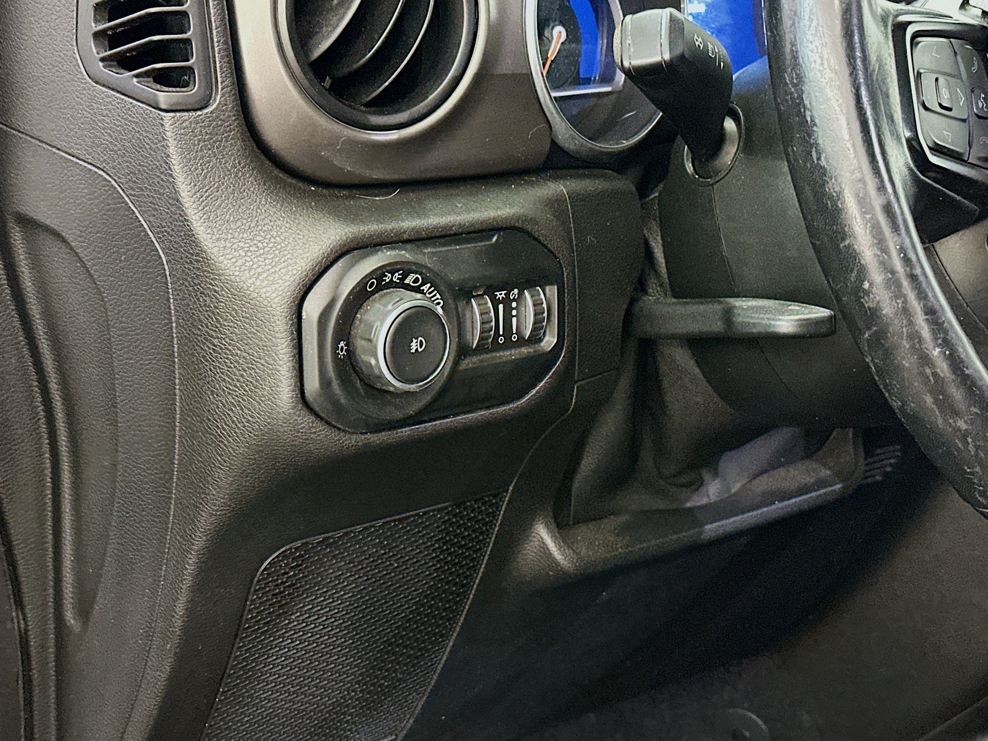 Used 2019 Jeep Wrangler Unlimited Sport S AWD/4WD image 17