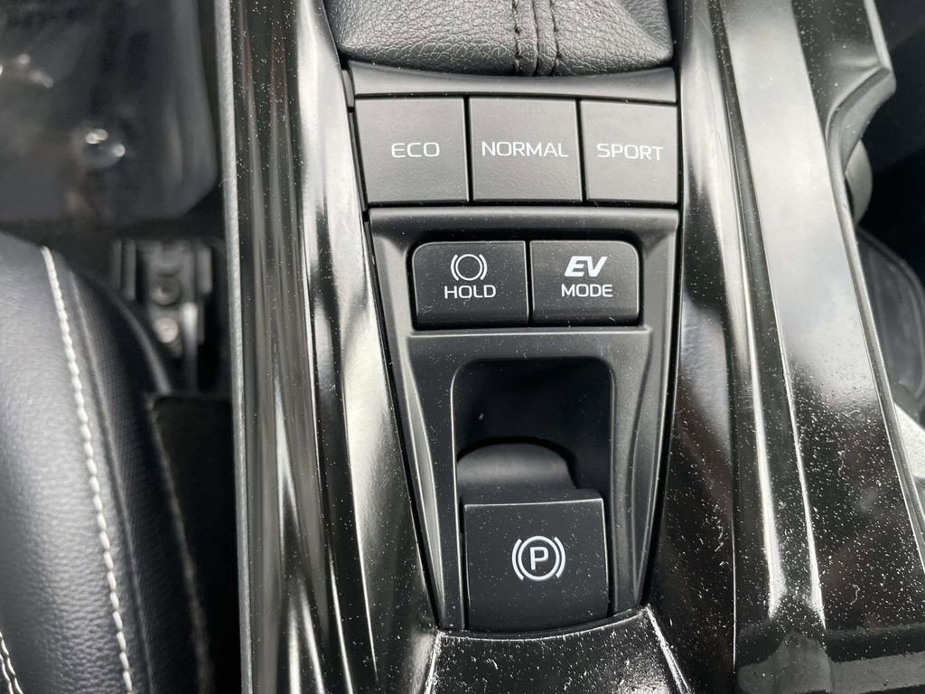 Used 2025 Toyota Camry SE w/ Convenience Package image 42