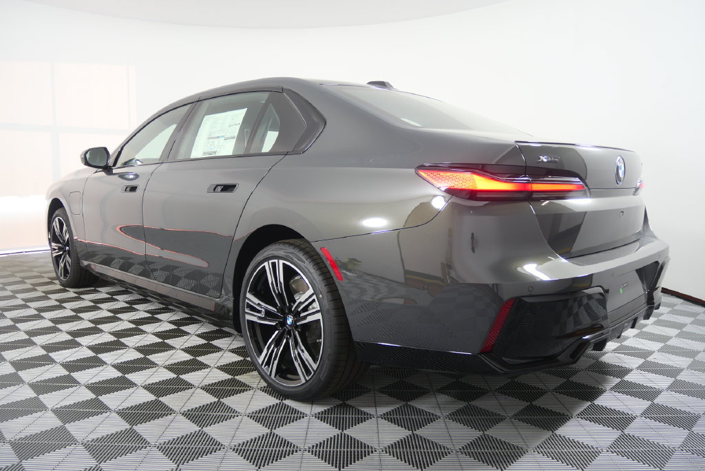New 2026 BMW 750e xDrive w/ Executive Package AWD/4WD image 6