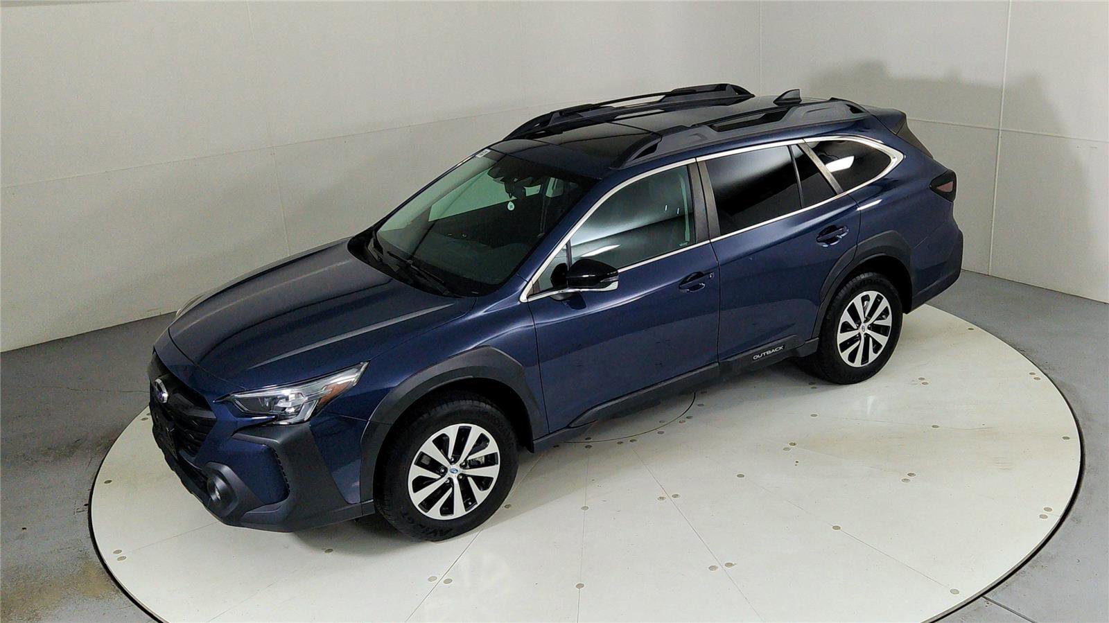 Used 2023 Subaru Outback Premium image 37