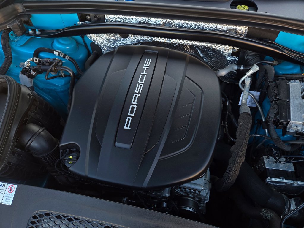 Used 2020 Porsche Macan AWD/4WD image 37