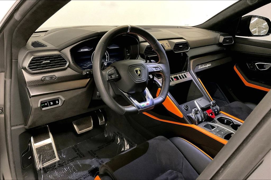 Used 2022 Lamborghini Urus image 7