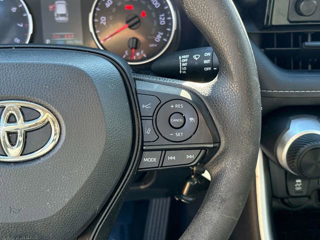 Used 2022 Toyota RAV4 LE image 28