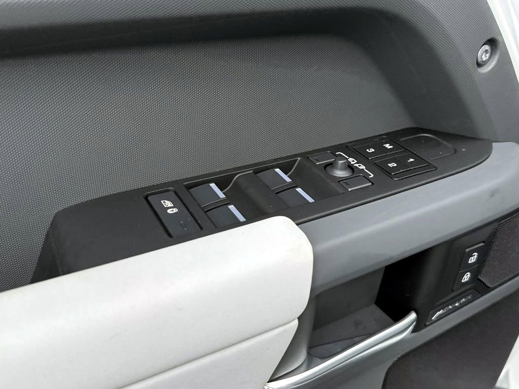 New 2025 Land Rover Defender 110 S image 15