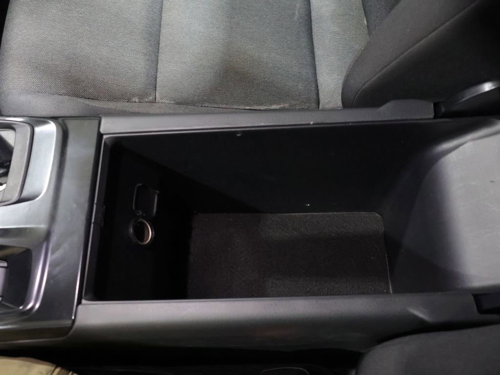 Used 2025 Toyota Camry LE image 31