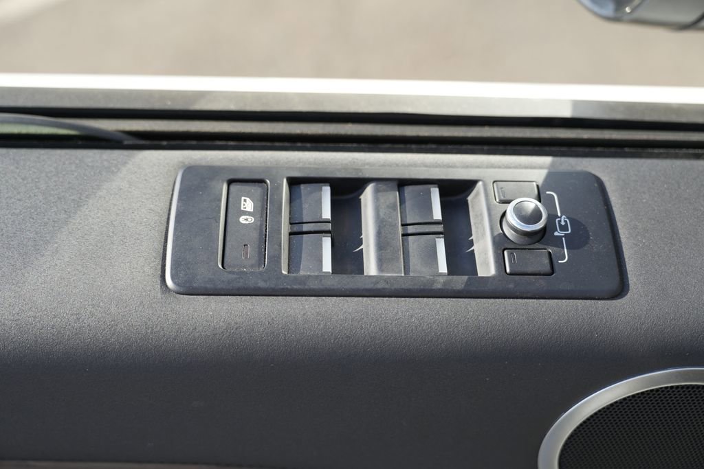Used 2019 Land Rover Discovery HSE AWD/4WD image 23