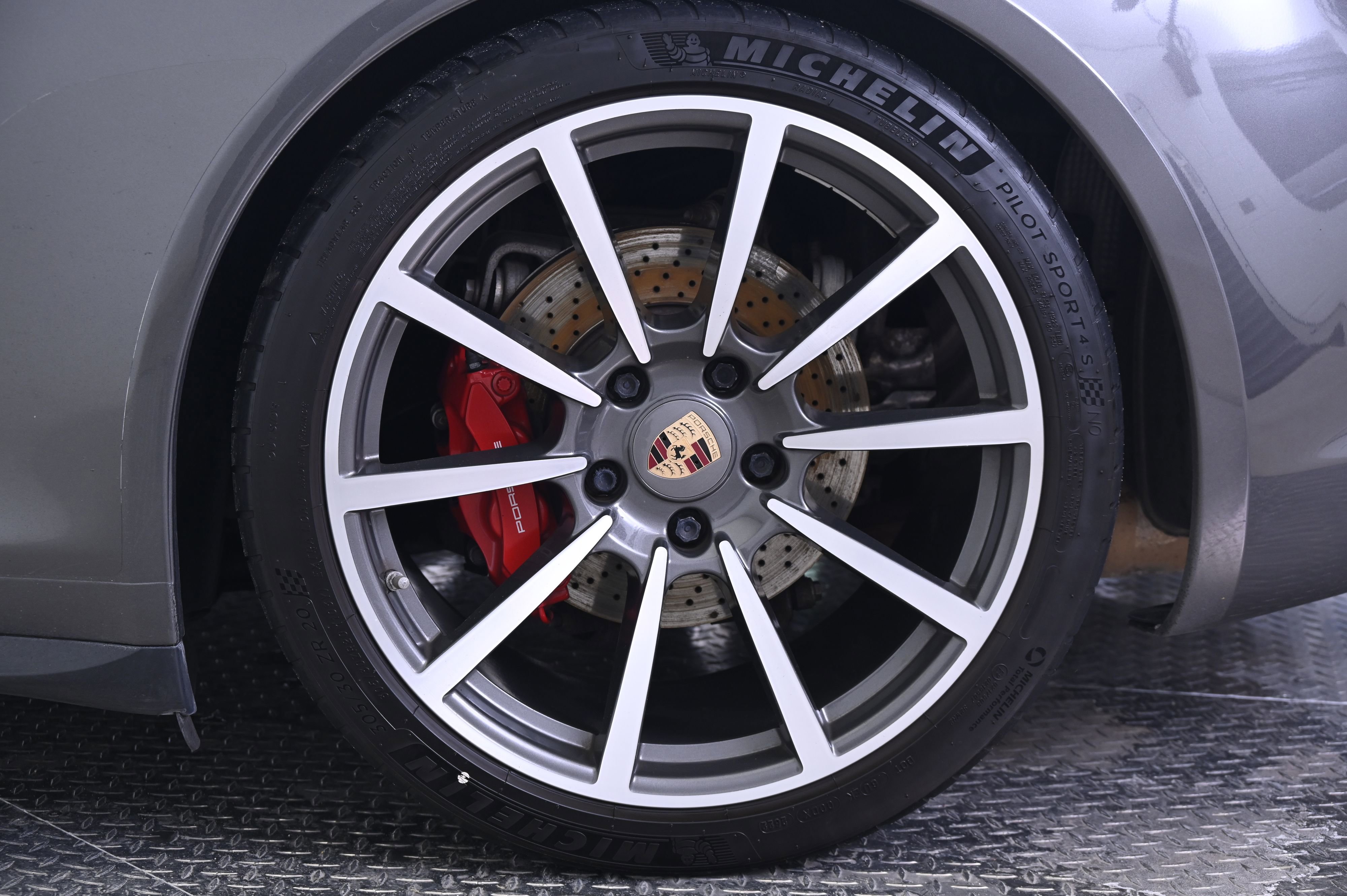 Used 2014 Porsche 911 Carrera 4S image 15