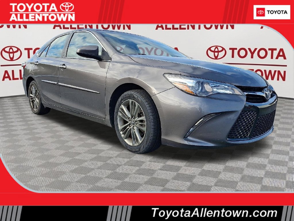 Used 2017 Toyota Camry SE w/ Moonroof Package