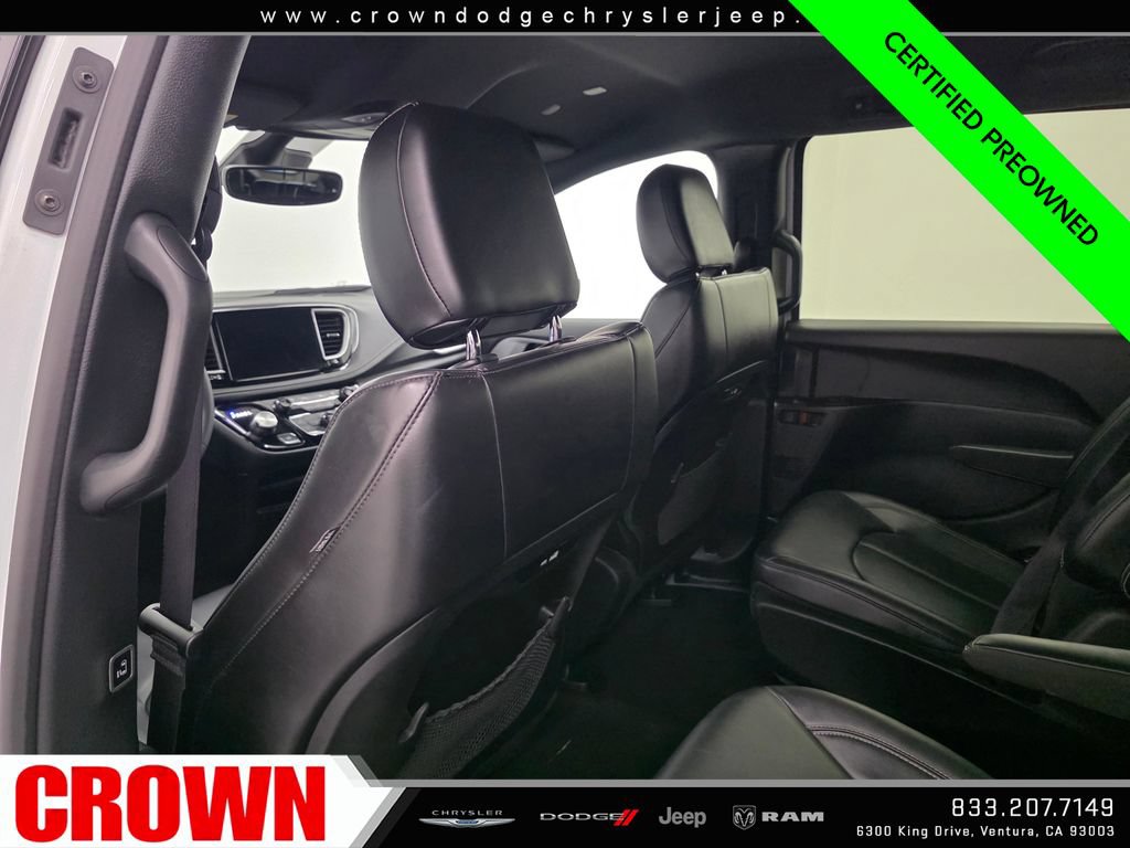 Certified 2024 Chrysler Pacifica Limited FWD image 18