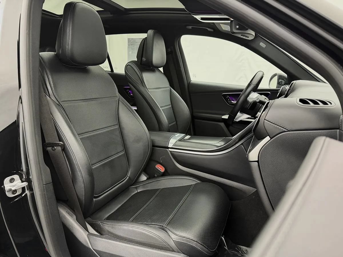 Used 2024 Mercedes-Benz GLC 300 4MATIC image 49