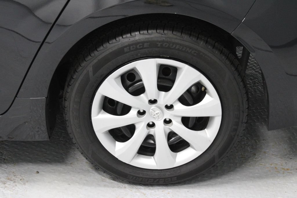 Used 2024 Toyota Corolla LE FWD image 15