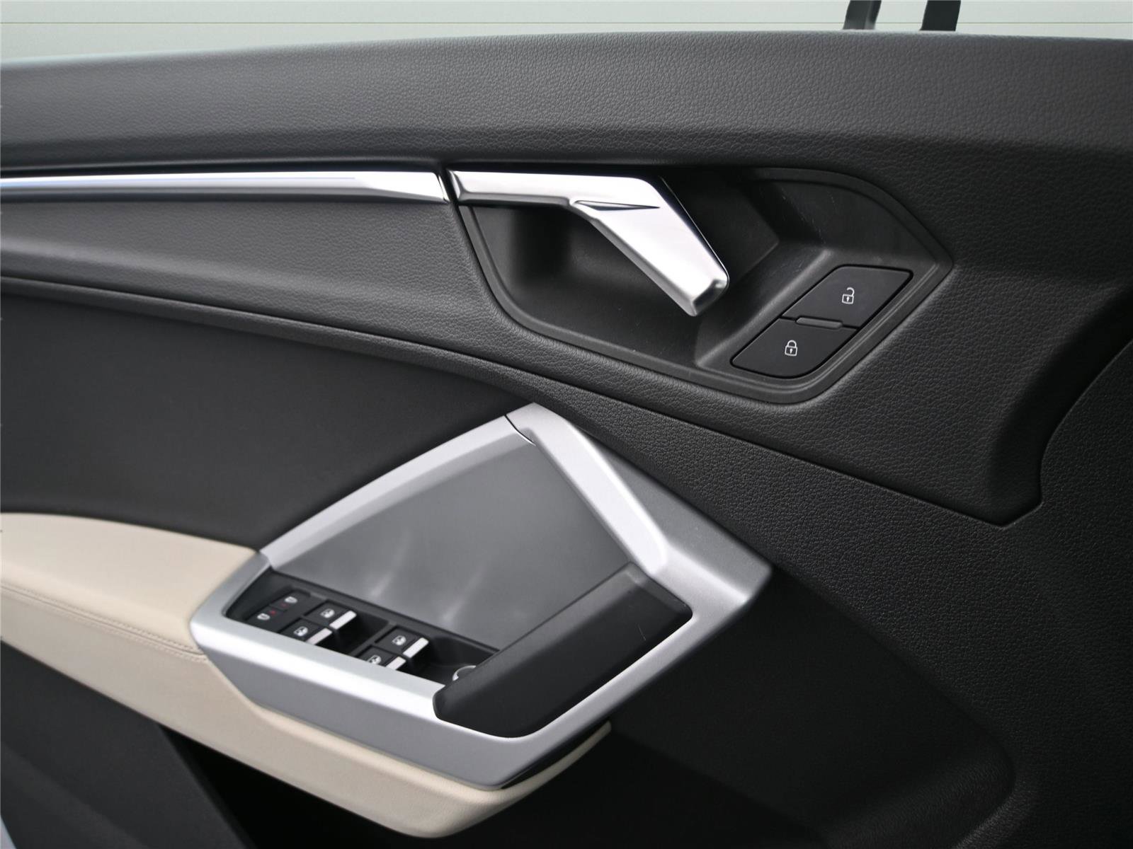 Used 2022 Audi Q3 2.0T Premium Plus w/ Premium Plus Package image 6