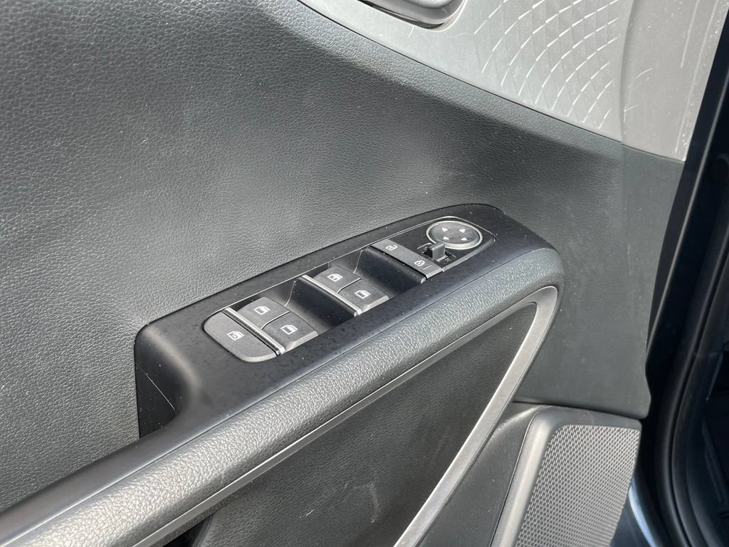 Certified 2025 Kia Soul LX w/ LX Technology Package FWD image 12