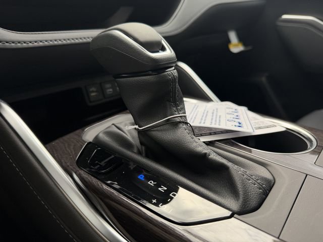 New 2026 Toyota Highlander Limited AWD/4WD image 18