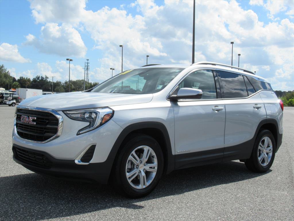Used 2020 GMC Terrain SLE w/ Driver Convenience Package image 3