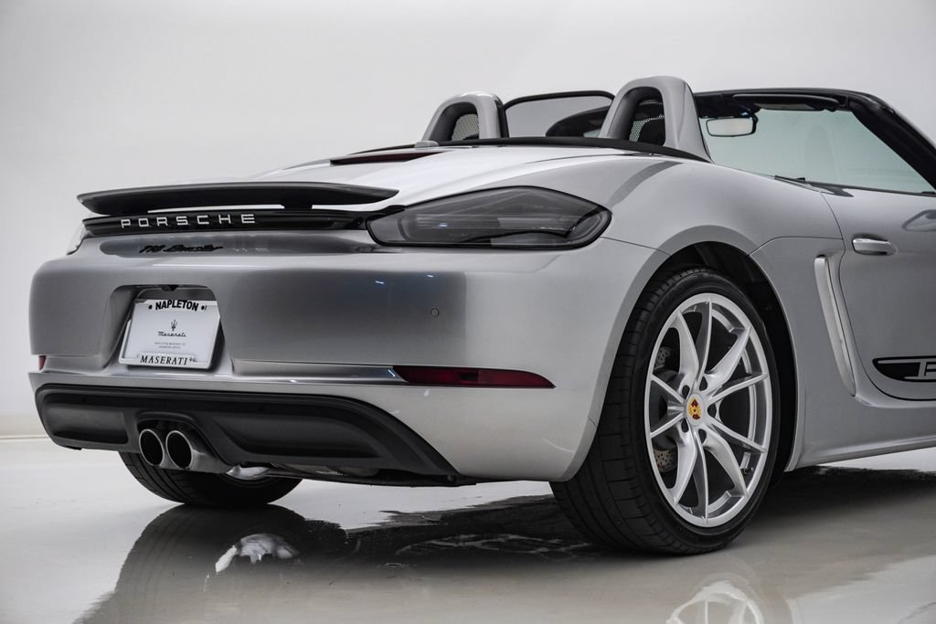 Used 2024 Porsche 718 Boxster RWD image 14
