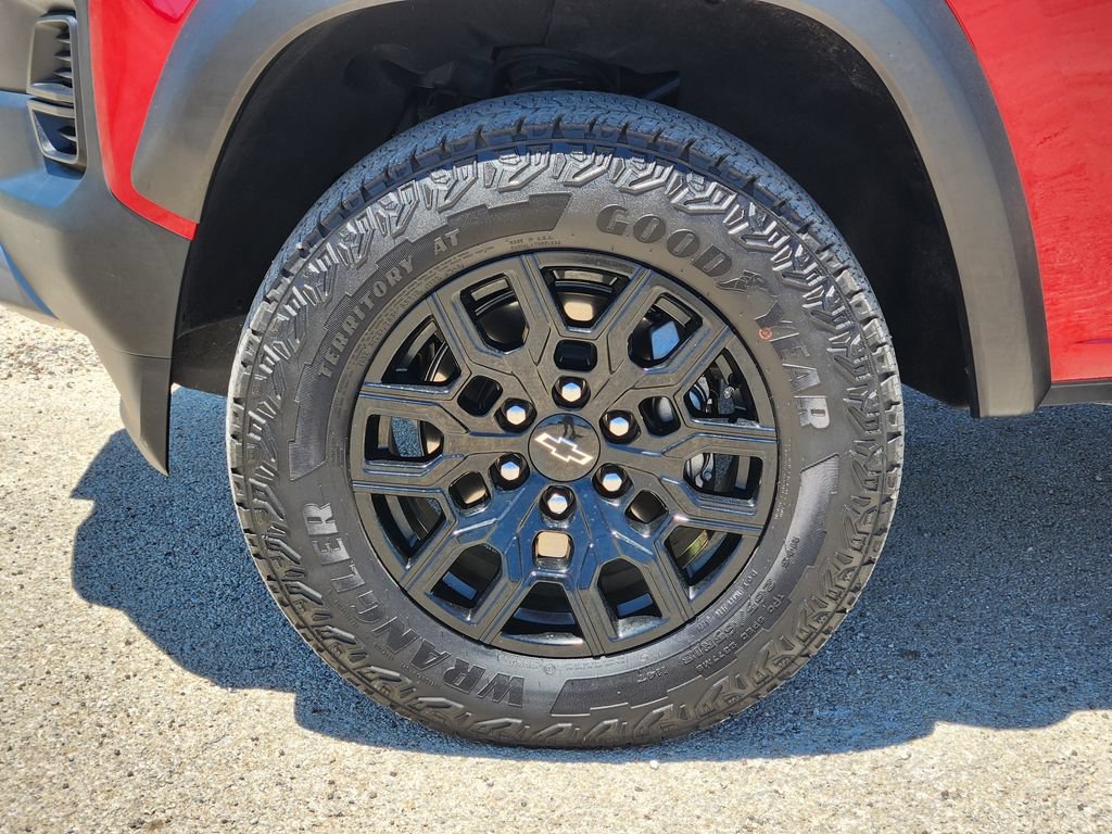 Used 2025 Chevrolet Colorado Trail Boss AWD/4WD image 10