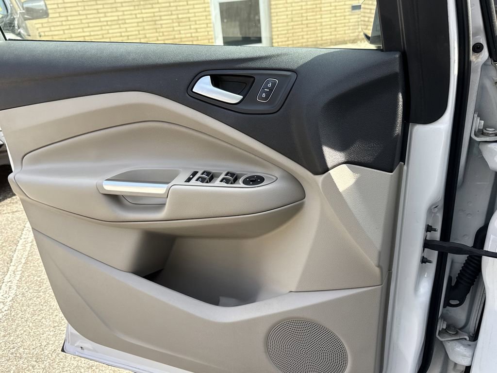 Used 2019 Ford Escape SEL image 24
