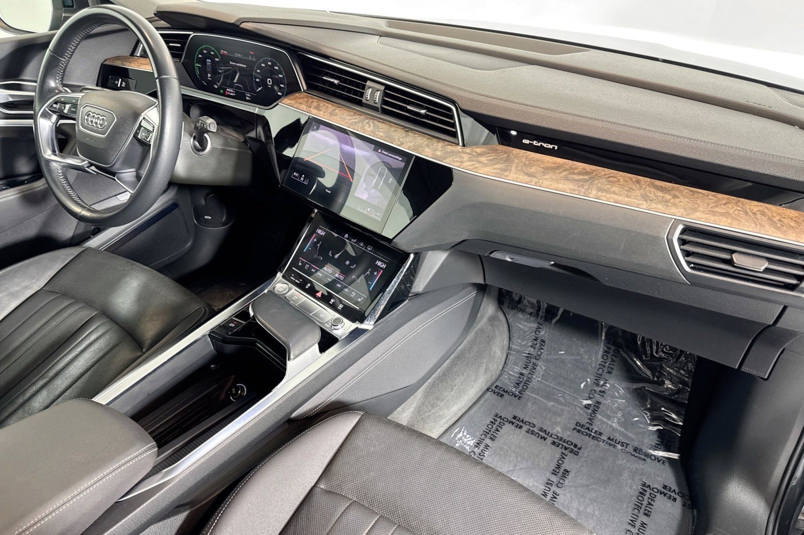 Used 2019 Audi e-tron Premium Plus w/ Cold Weather Package image 28