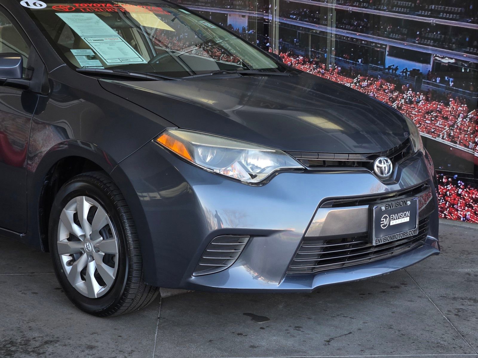 Used 2016 Toyota Corolla LE image 2