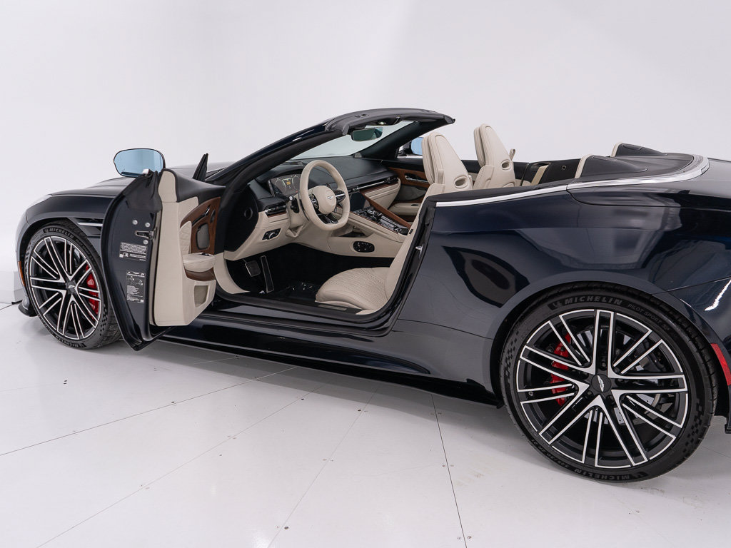 Used 2024 Aston Martin DB12 Convertible RWD image 17
