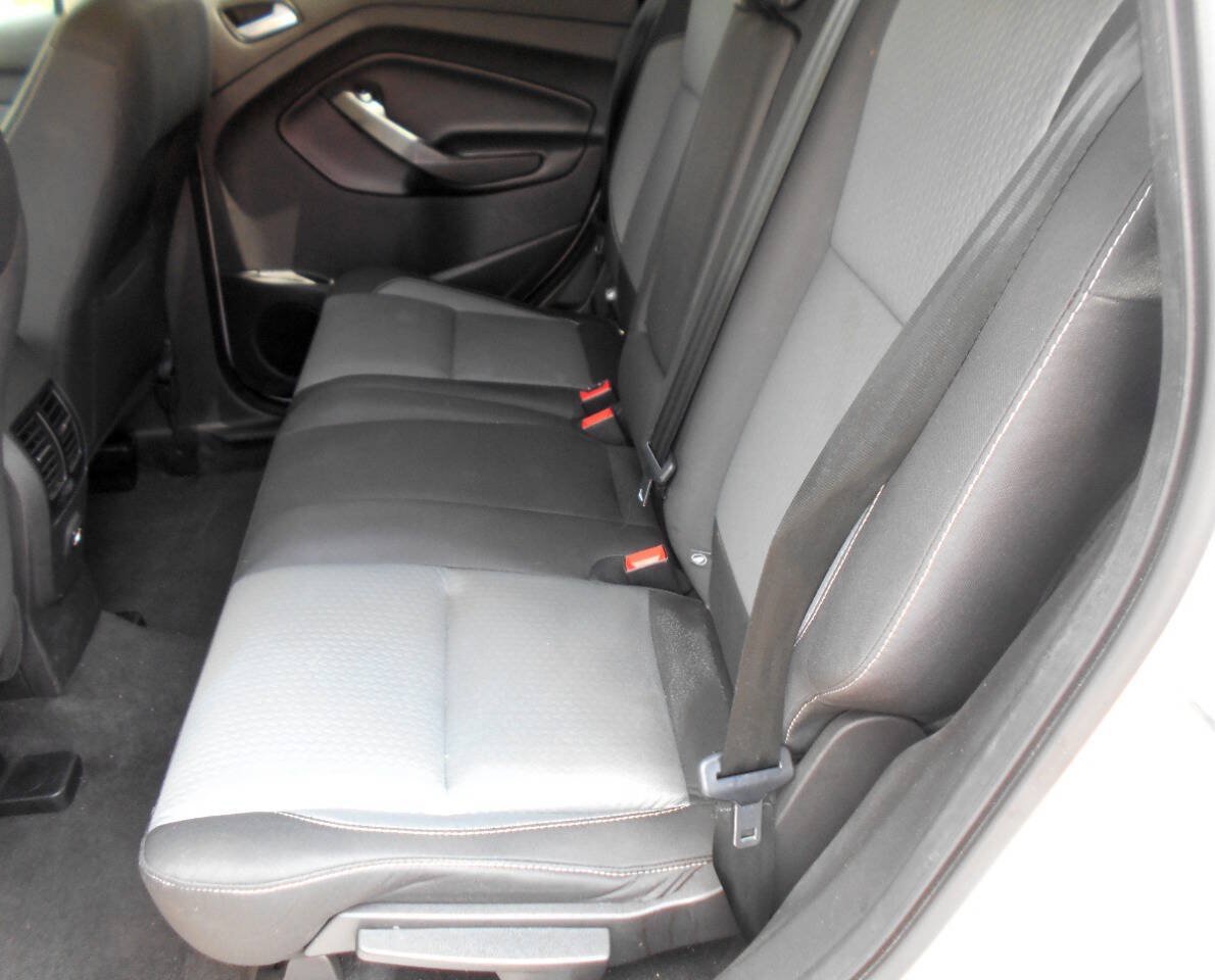 Used 2018 Ford Escape SE w/ SE Sync 3 Package FWD image 19