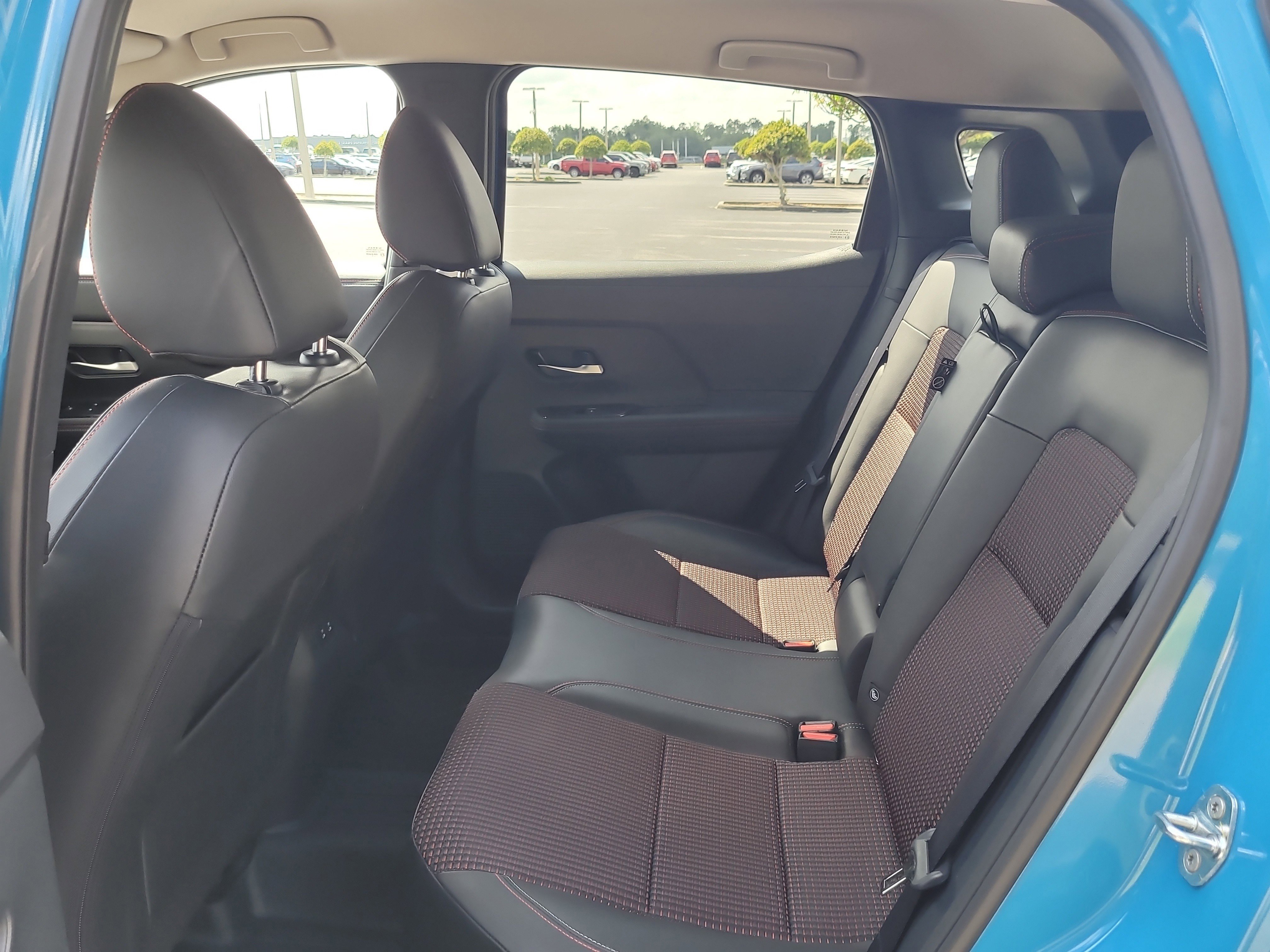 Used 2025 Nissan Kicks SR FWD image 15