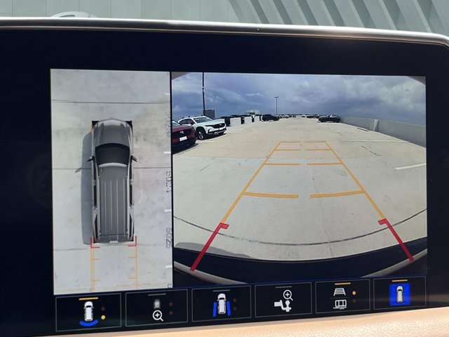Used 2023 Chevrolet Tahoe Premier AWD/4WD image 18
