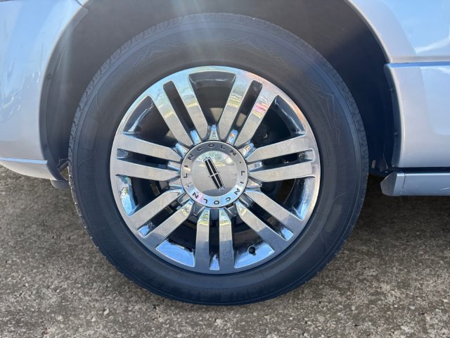 Used 2013 Lincoln Navigator L 2WD w/ HD Trailer Tow Pkg image 14