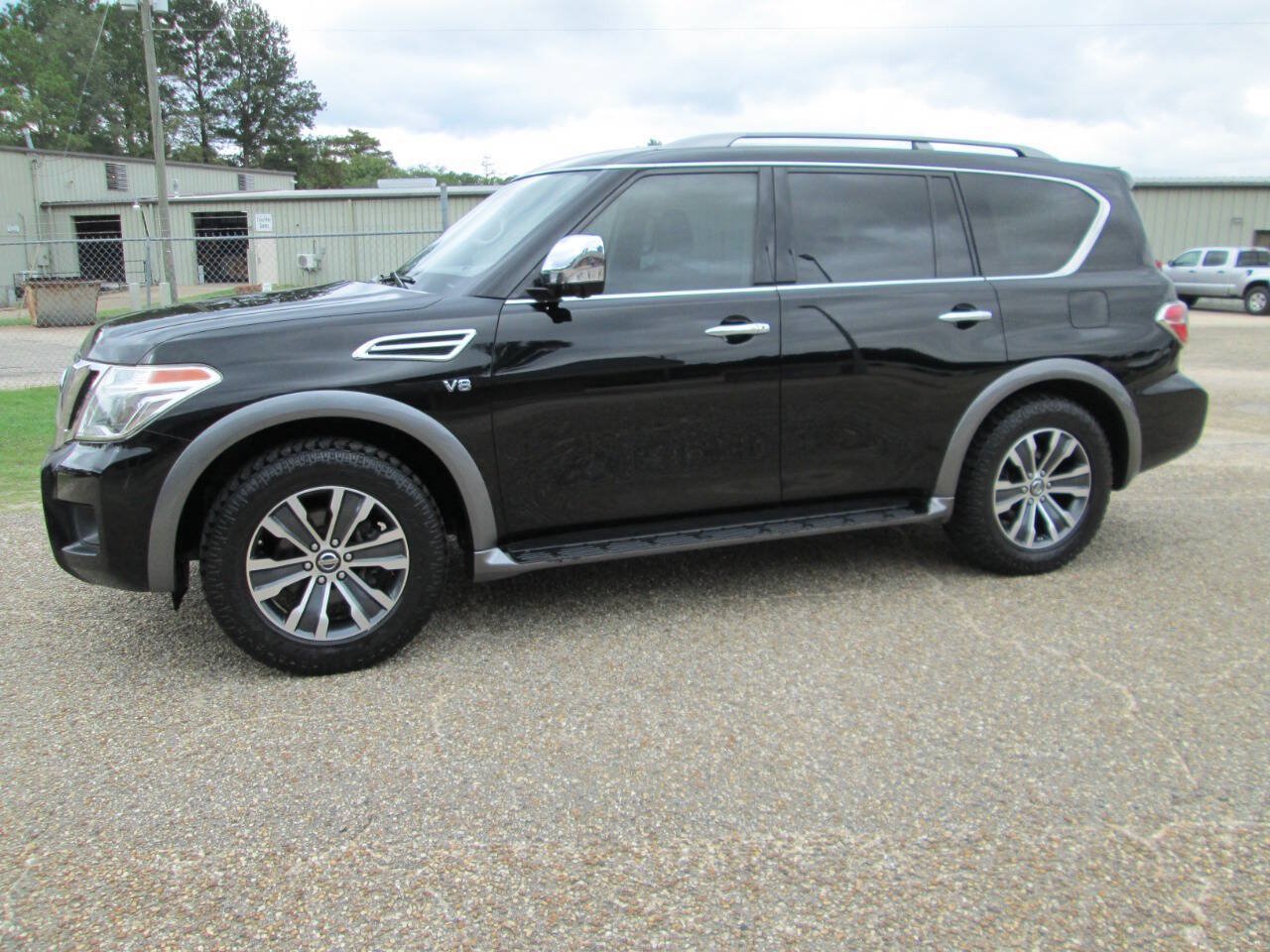Used 2018 Nissan Armada SL w/ Moonroof Package AWD/4WD image 2