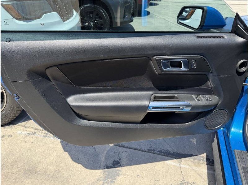 Used 2020 Ford Mustang Coupe RWD image 15