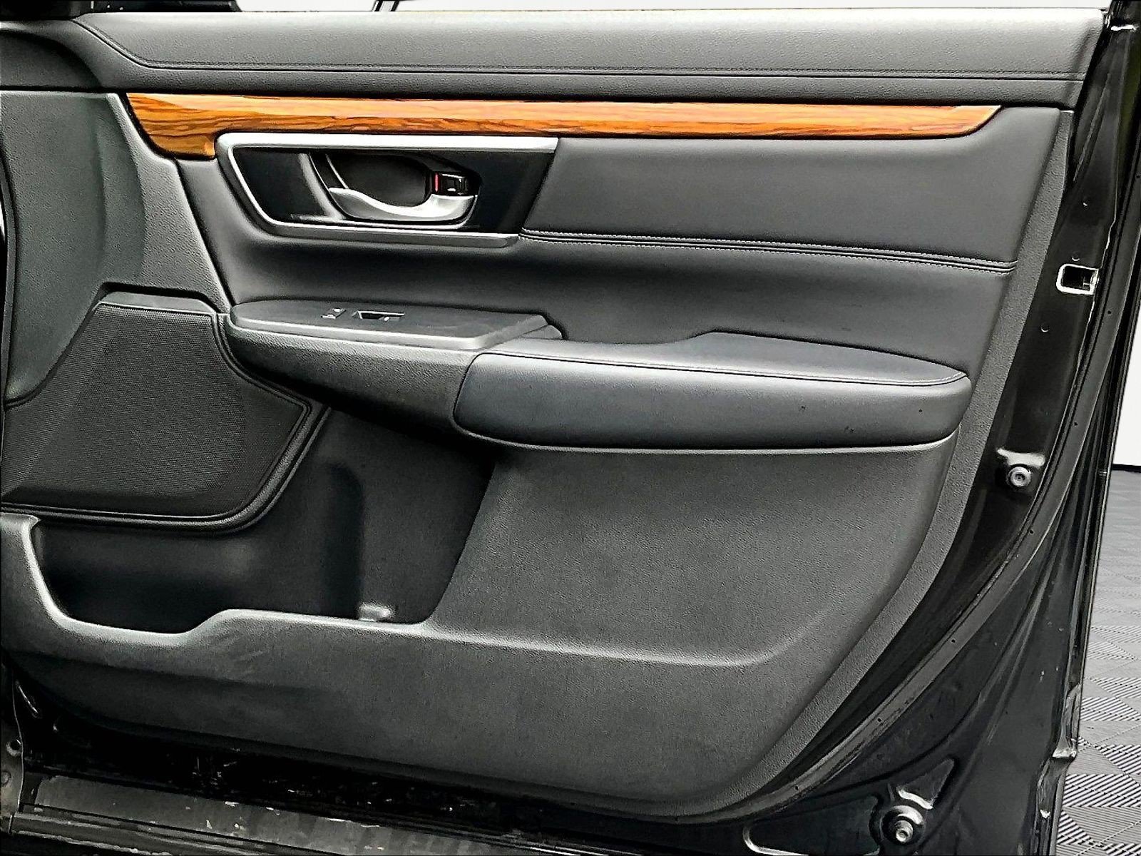 Used 2019 Honda CR-V Touring image 28