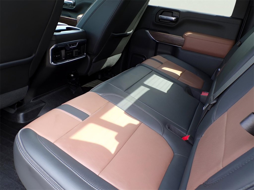 Used 2022 Chevrolet Silverado 3500 High Country w/ Technology Package image 8