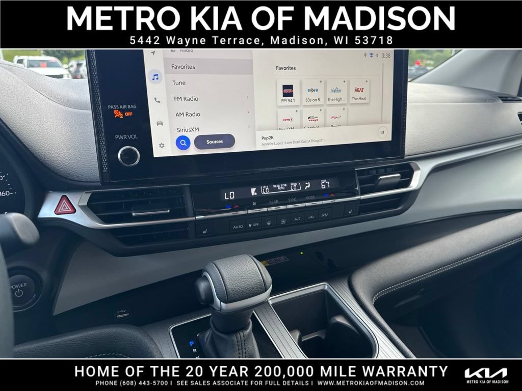 Used 2025 Toyota Sienna XLE AWD/4WD image 23