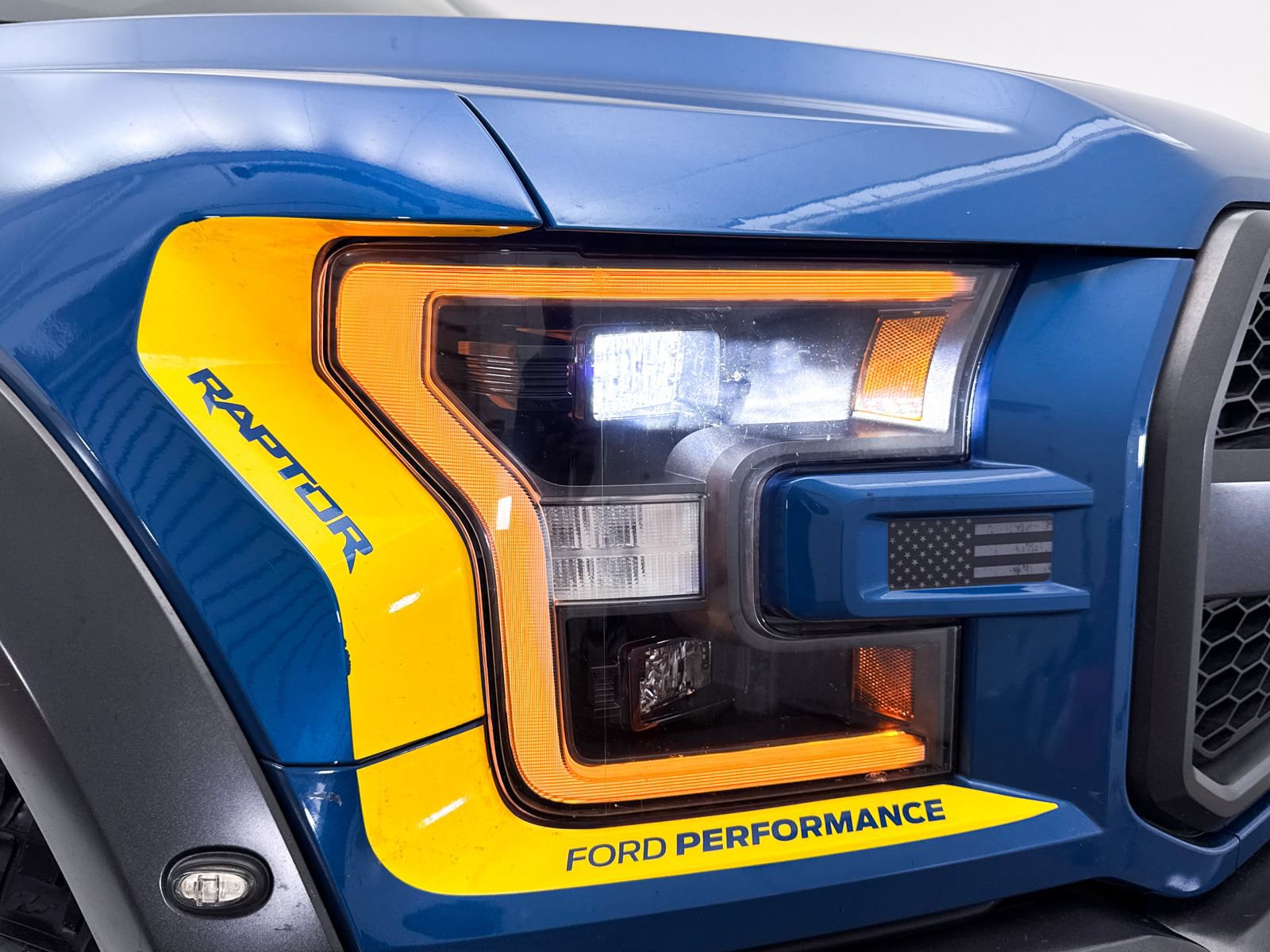 Used 2020 Ford F150 Raptor w/ Equipment Group 802A Luxury AWD/4WD image 3