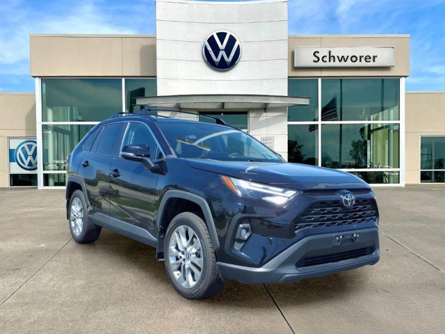 Used 2023 Toyota RAV4 XLE Premium FWD image 3