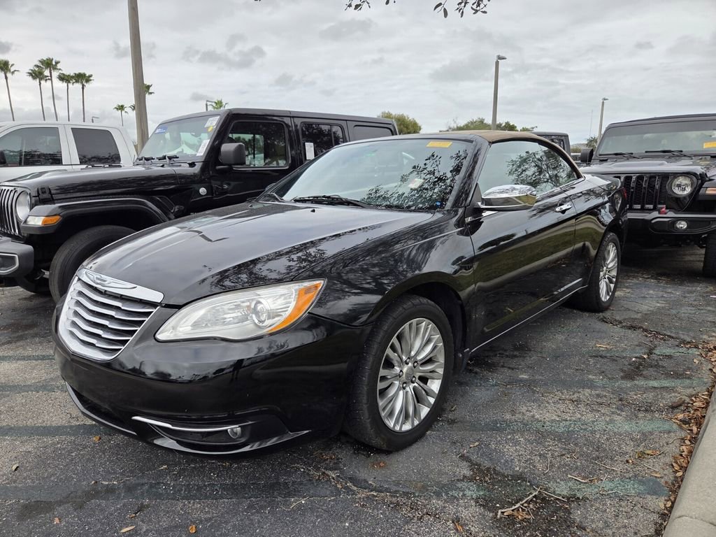 Used 2011 Chrysler 200 Limited image 3