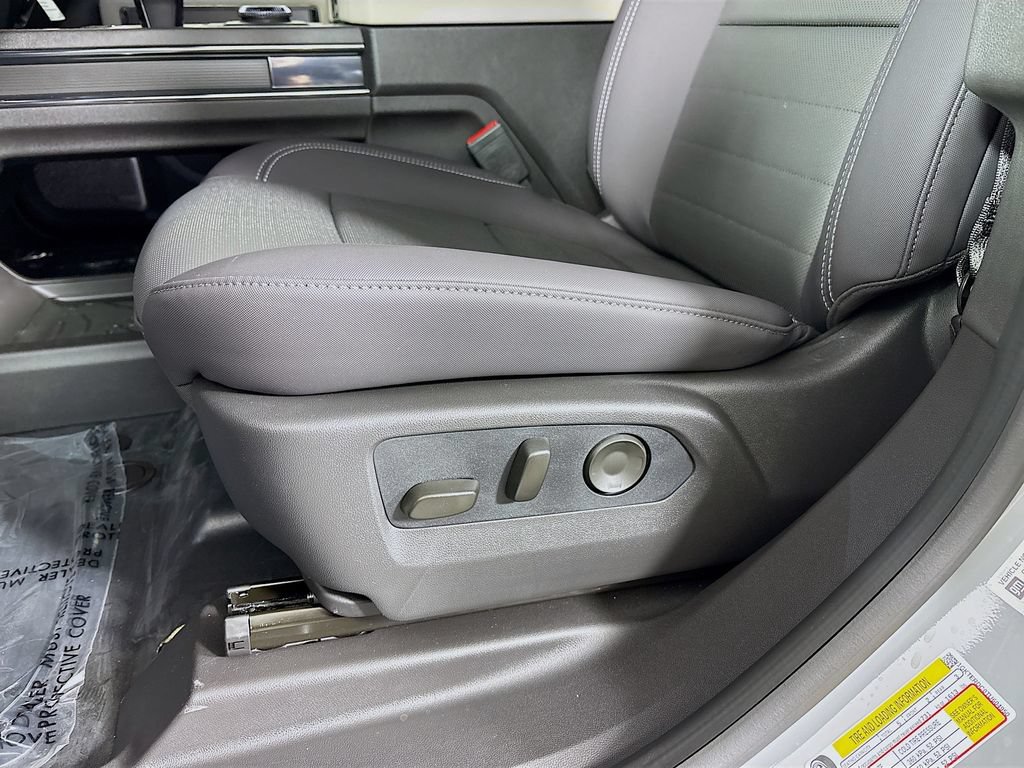 New 2026 GMC Hummer EV SUV w/ LPO, Dark Essentials Package AWD/4WD image 19