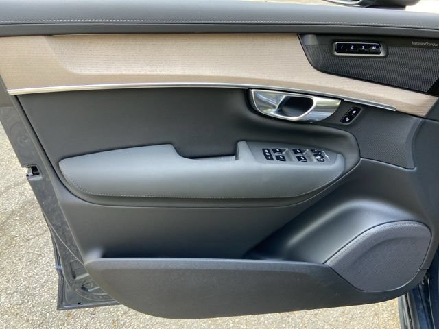 New 2026 Volvo XC90 B6 Plus w/ Protection Package AWD/4WD image 12