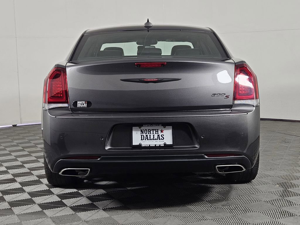 Used 2023 Chrysler 300 S RWD image 5