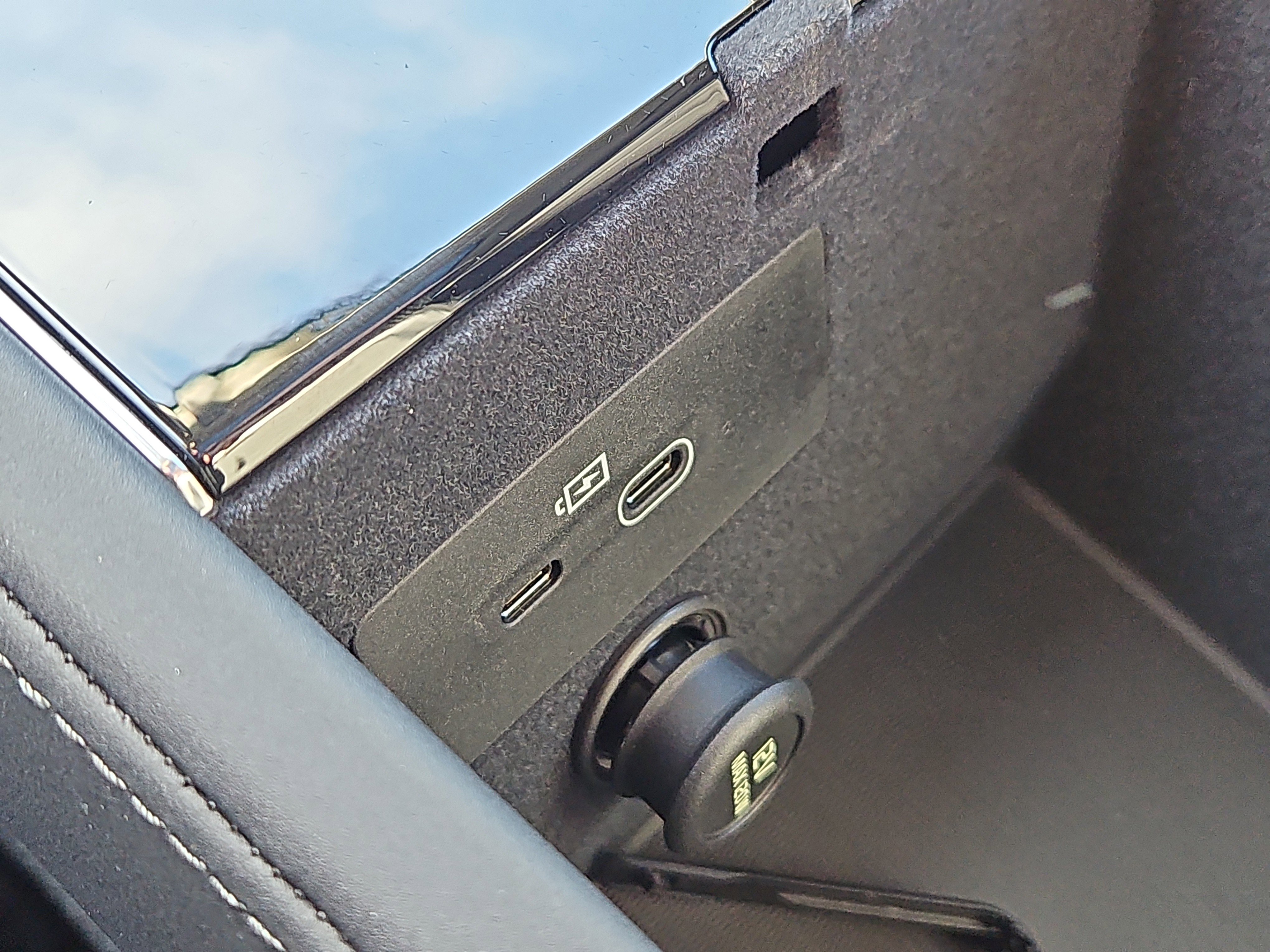 New 2026 Volvo XC90 B6 Plus w/ Protection Package Premier image 8